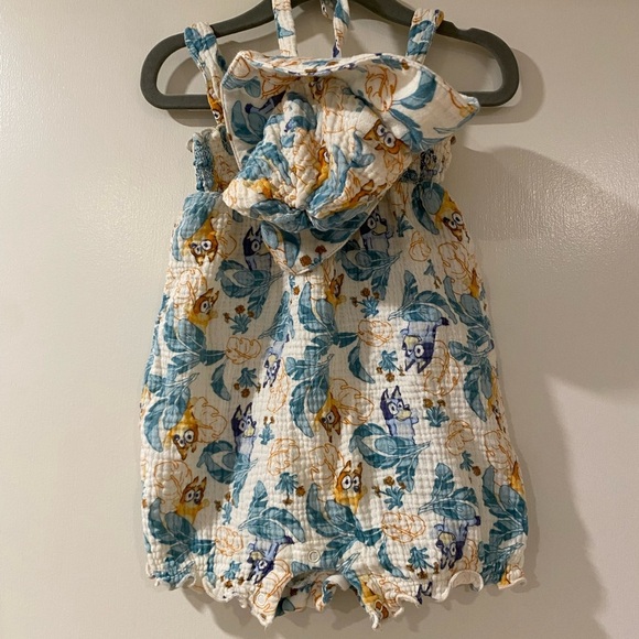 Bluey 2 Piece Baby Girl Romper Set with Hat 18 months - Picture 7 of 12